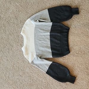 Women's size extra small brand SO. Beautiful fall winter crew neck sweater.
